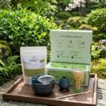 Matcha 100g + Kit Matcha Japonais Premium – Set Complet 6 en 1 (Bol + Chasen + Tamis + Cuillère + Support)